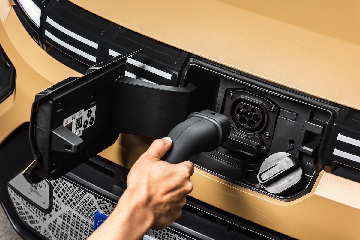 Nuova Dacia Spring: la citycar elettrica perfetta anche fuori città