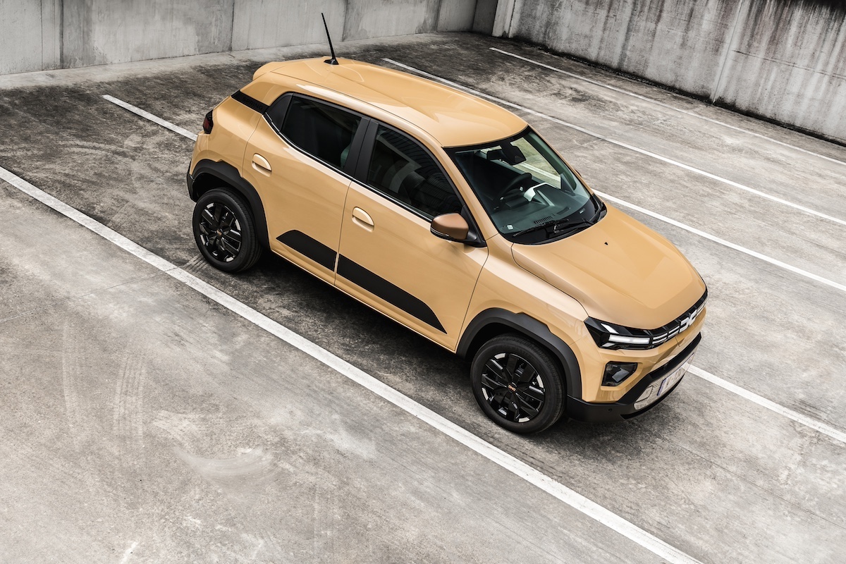 Nuova Dacia Spring: la citycar elettrica perfetta anche fuori città