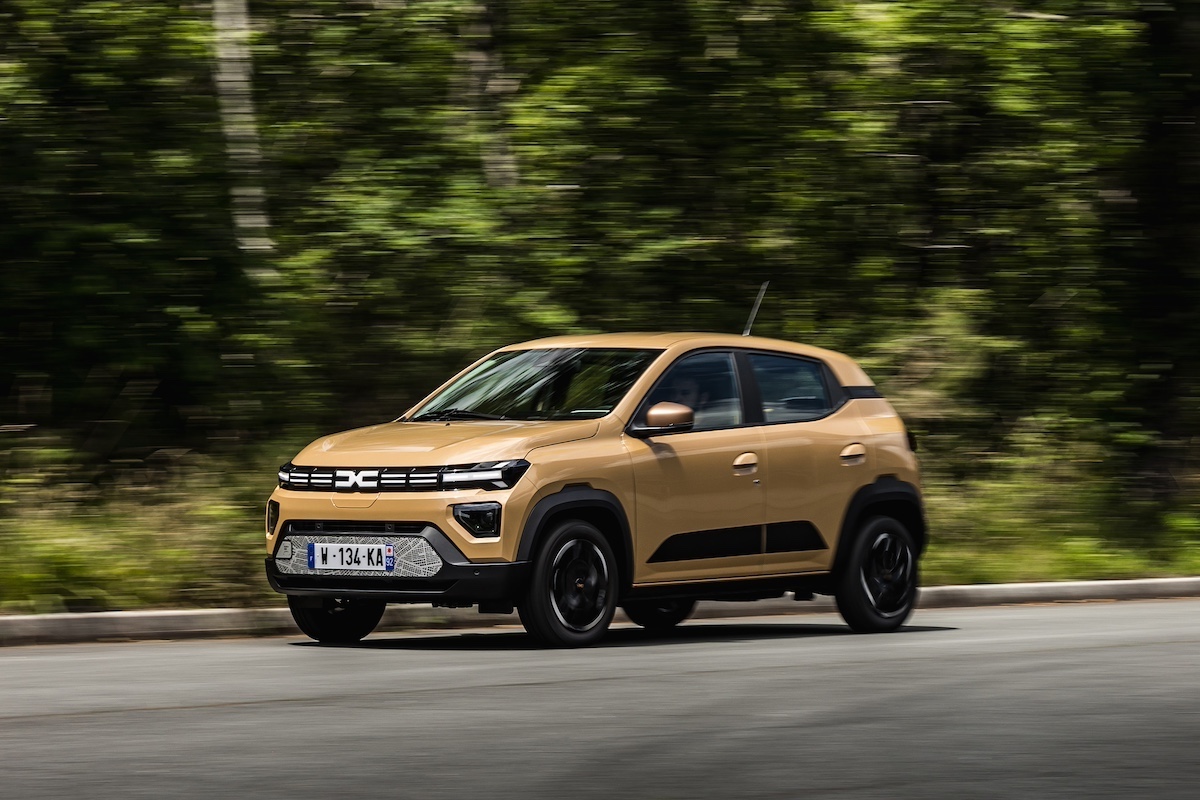 Nuova Dacia Spring: la citycar elettrica perfetta anche fuori città