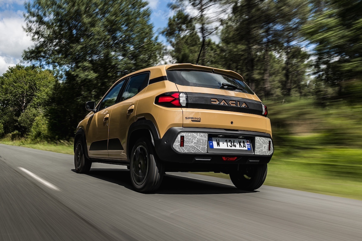 Nuova Dacia Spring: la citycar elettrica perfetta anche fuori città