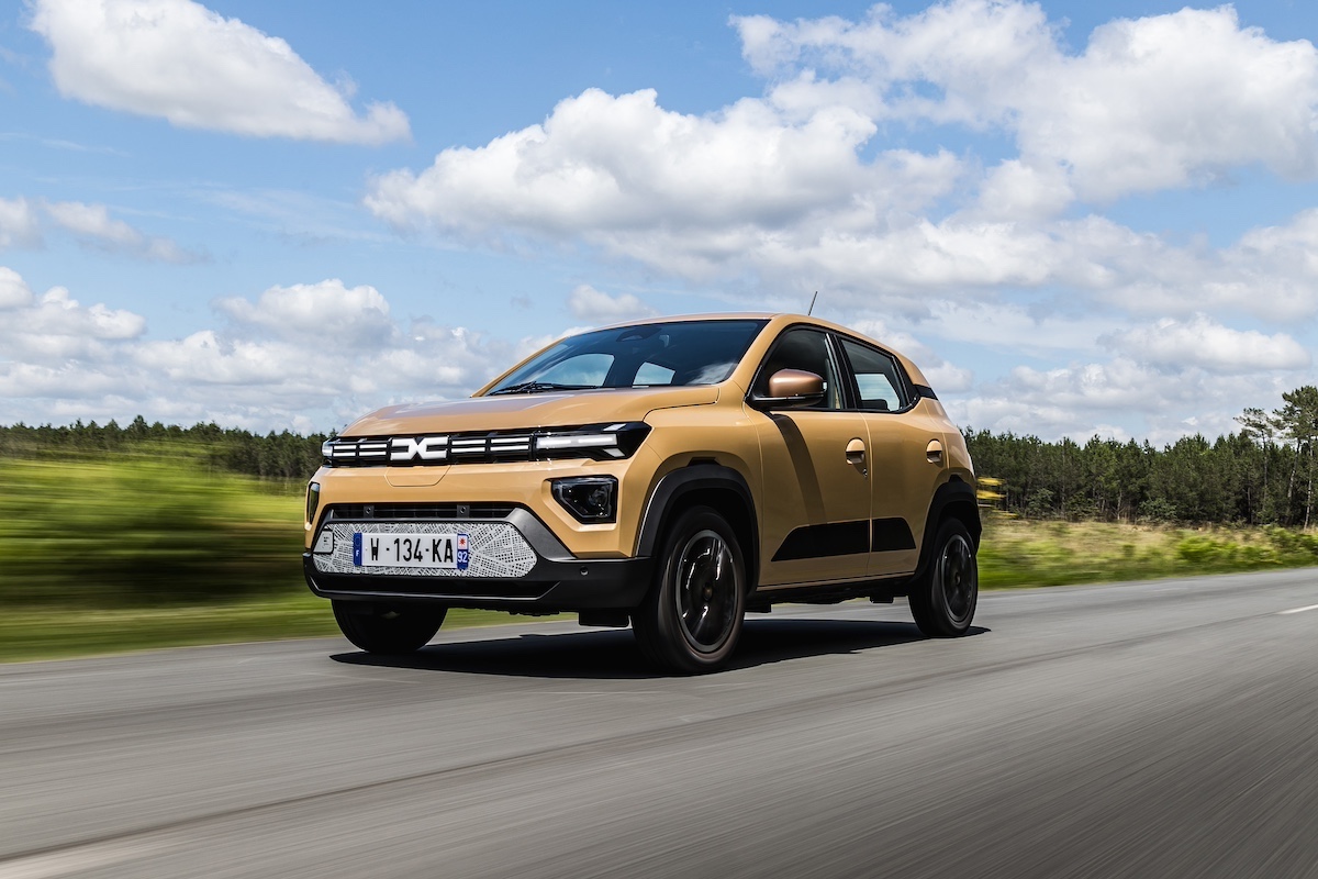 Nuova Dacia Spring: la citycar elettrica perfetta anche fuori città