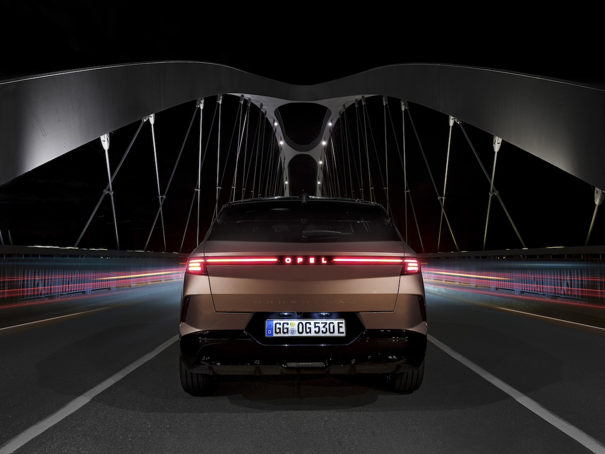 Opel Grandland premiato ai DVN Award 2025 per l’innovazione nell’illuminazione Opel Grandland premiato ai DVN Award 2025 per l’innovazione nell’illuminazione