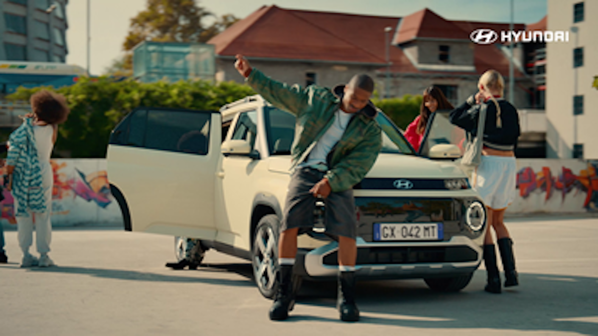 Hyundai INSTER protagonista a Milan Loves Seoul: design e sostenibilità in scena alla Fashion Week