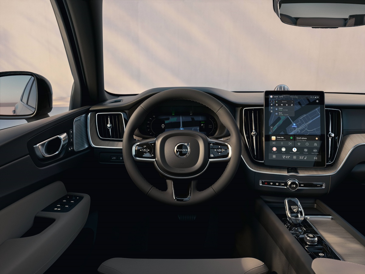 Volvo XC60 Model Year 2026: tecnologia avanzata, design rinnovato e massimo confort