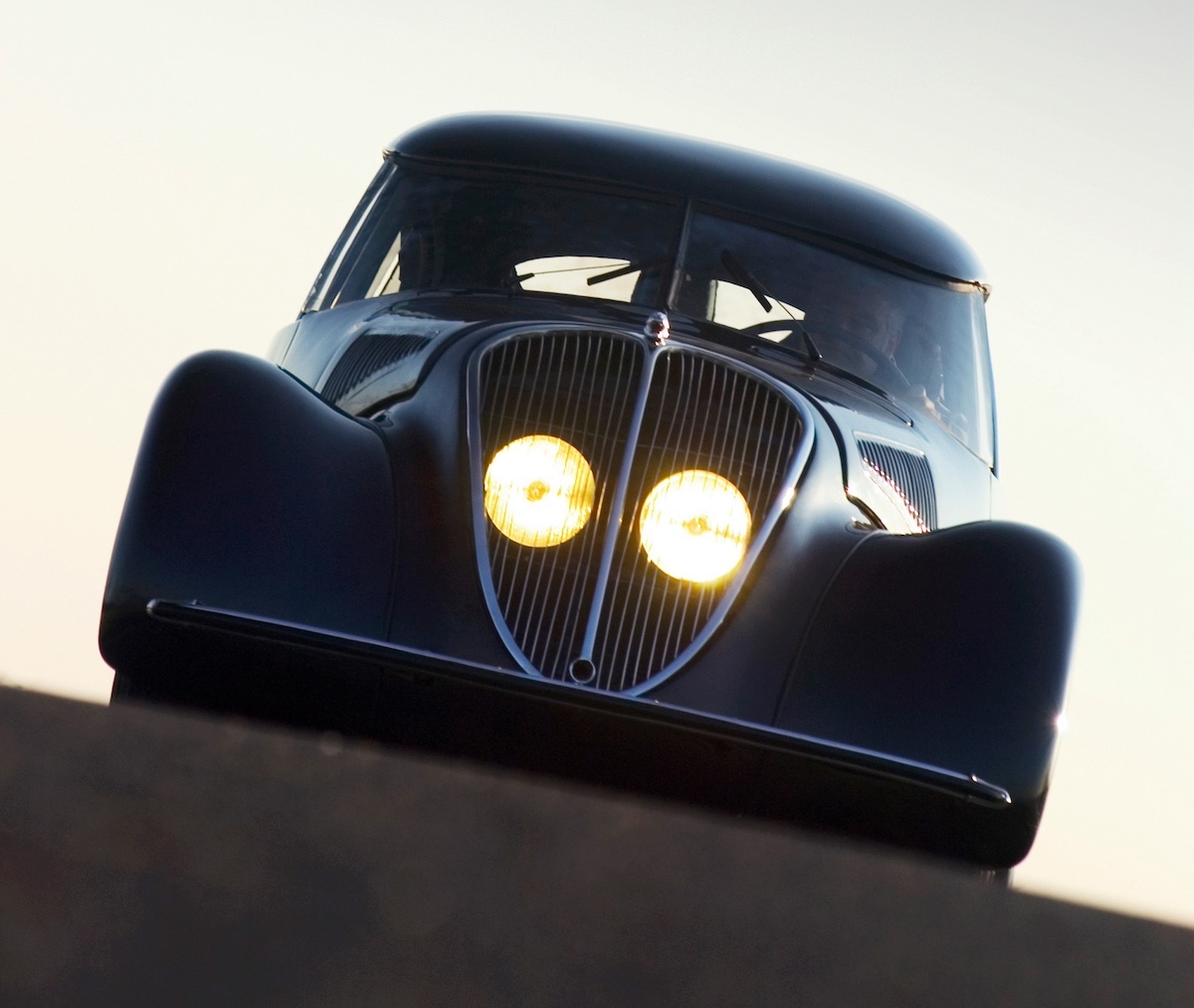 Peugeot 402 Andreau: l’icona aerodinamica che ha rivoluzionato l’auto negli anni ‘30 Peugeot 402 Andreau: l’icona aerodinamica che ha rivoluzionato l’auto negli anni ‘30