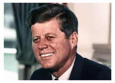 Era al fianco di Kennedy quando venne ucciso e non si riprese mai dal trauma, morto l’agente Clint Hill