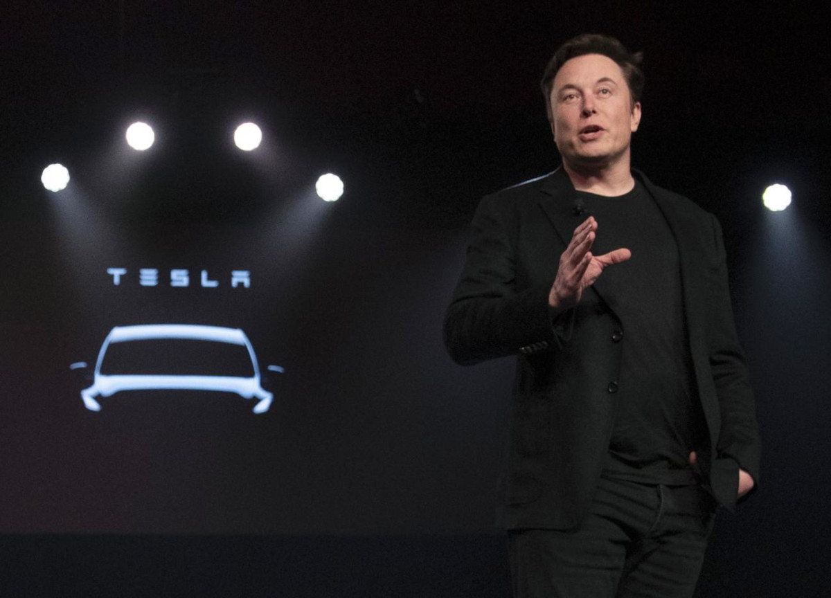 Tesla e il rischio di un declino in Europa: tra crisi d’immagine e scelte strategiche Tesla e il rischio di un declino in Europa: tra crisi d’immagine e scelte strategiche