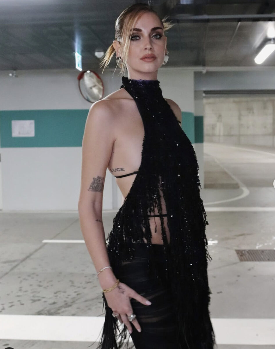 Ferragni, dalla cover su Elle al ritorno alla Fashion Week dopo il Pandoro gate: per Chiara l’esilio è finito