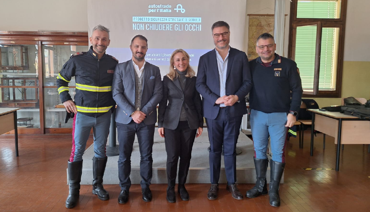 ASPI e Polizia di Stato: il progetto sulla sicurezza stradale fa tappa a Bologna ASPI e Polizia di Stato: il progetto sulla sicurezza stradale fa tappa a Bologna