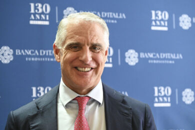 Orcel sempre più ricco, nel 2024 la retribuzione del ceo di Unicredit vola: ecco la cifra stratosferica