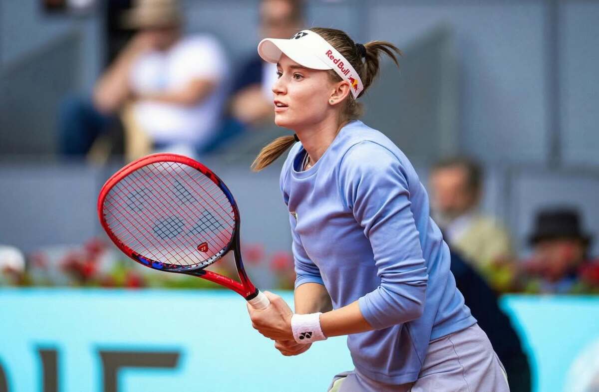 Tennis, il caso Rybakina: nuova svolta. Squalifica per l’allenatore: abuso psicologico Tennis, il caso Rybakina: nuova svolta. Squalifica per l’allenatore: abuso psicologico