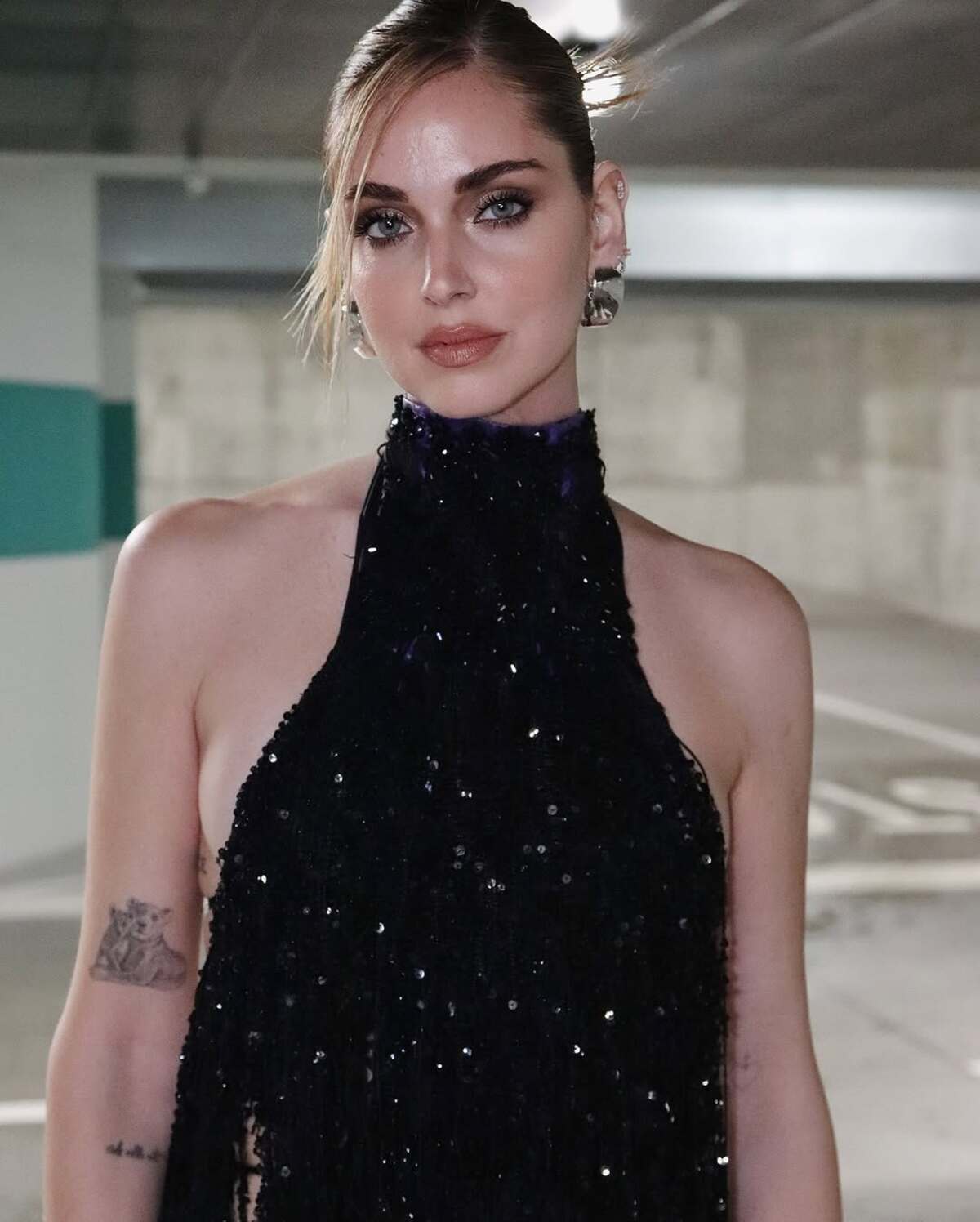 Ferragni, dalla cover su Elle al ritorno alla Fashion Week dopo il Pandoro gate: per Chiara l’esilio è finito