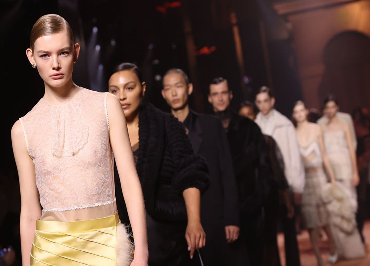 Milano Fashion Week, la seconda giornata tra nostalgia e innovazione Milano Fashion Week, la seconda giornata tra nostalgia e innovazione