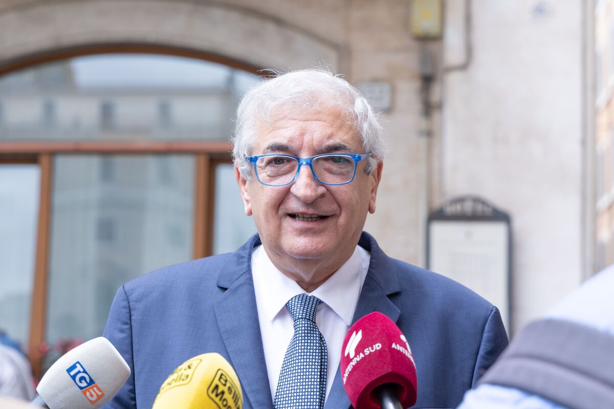 Pnrr, Foti nega i ritardi: “Lo slittamento dei termini? Decisione della Commissione Ue” Pnrr, Foti nega i ritardi: “Lo slittamento dei termini? Decisione della Commissione Ue”