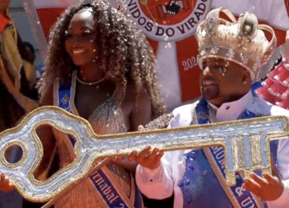 Carnevale di Rio, in 160 mila in piazza. Le scuole di Samba incantano i milioni in tv