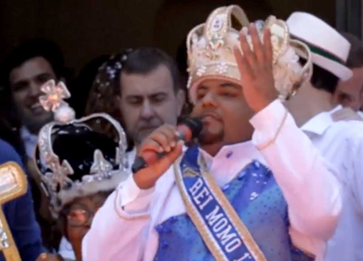Carnevale di Rio, in 160 mila in piazza. Le scuole di Samba incantano i milioni in tv