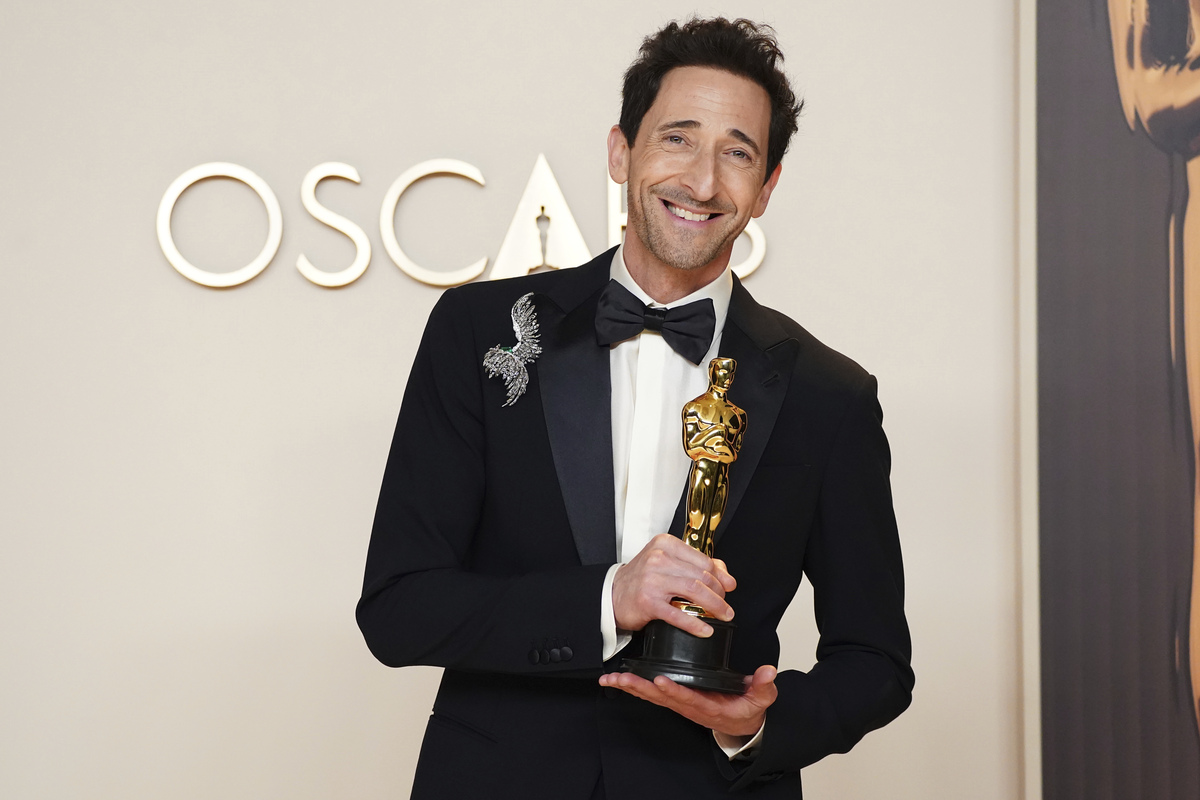 Chi è Adrien Brody, miglior attore protagonista degli Oscar 2025 per il film “The Brutalist” Chi è Adrien Brody, miglior attore protagonista degli Oscar 2025 per il film “The Brutalist”