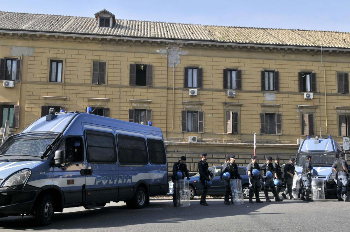 Carceri, Regina Coeli “esplode”: 180% di posti occupati e i minori raddoppiano Carceri, Regina Coeli “esplode”: 180% di posti occupati e i minori raddoppiano