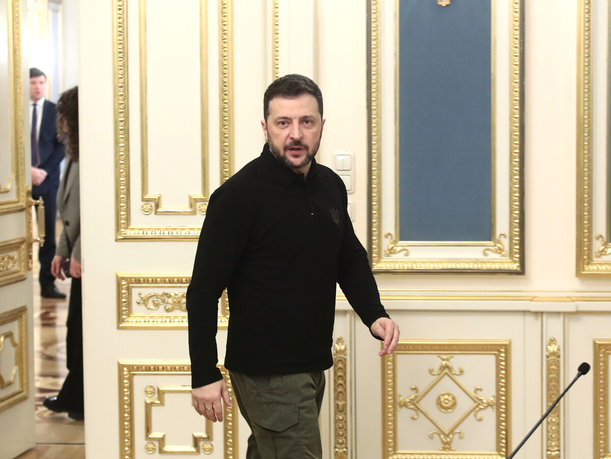 Ucraina, Trump verso lo stop alle armi a Kiev? Il tycoon: “Zelensky non vuole la pace, non lo supporteremo a lungo” Ucraina, Trump verso lo stop alle armi a Kiev? Il tycoon: “Zelensky non vuole la pace, non lo supporteremo a lungo”