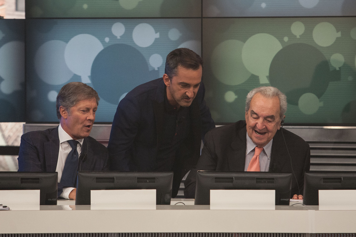 È morto Bruno Pizzul, icona del giornalismo sportivo. Addio alla storica voce della Nazionale