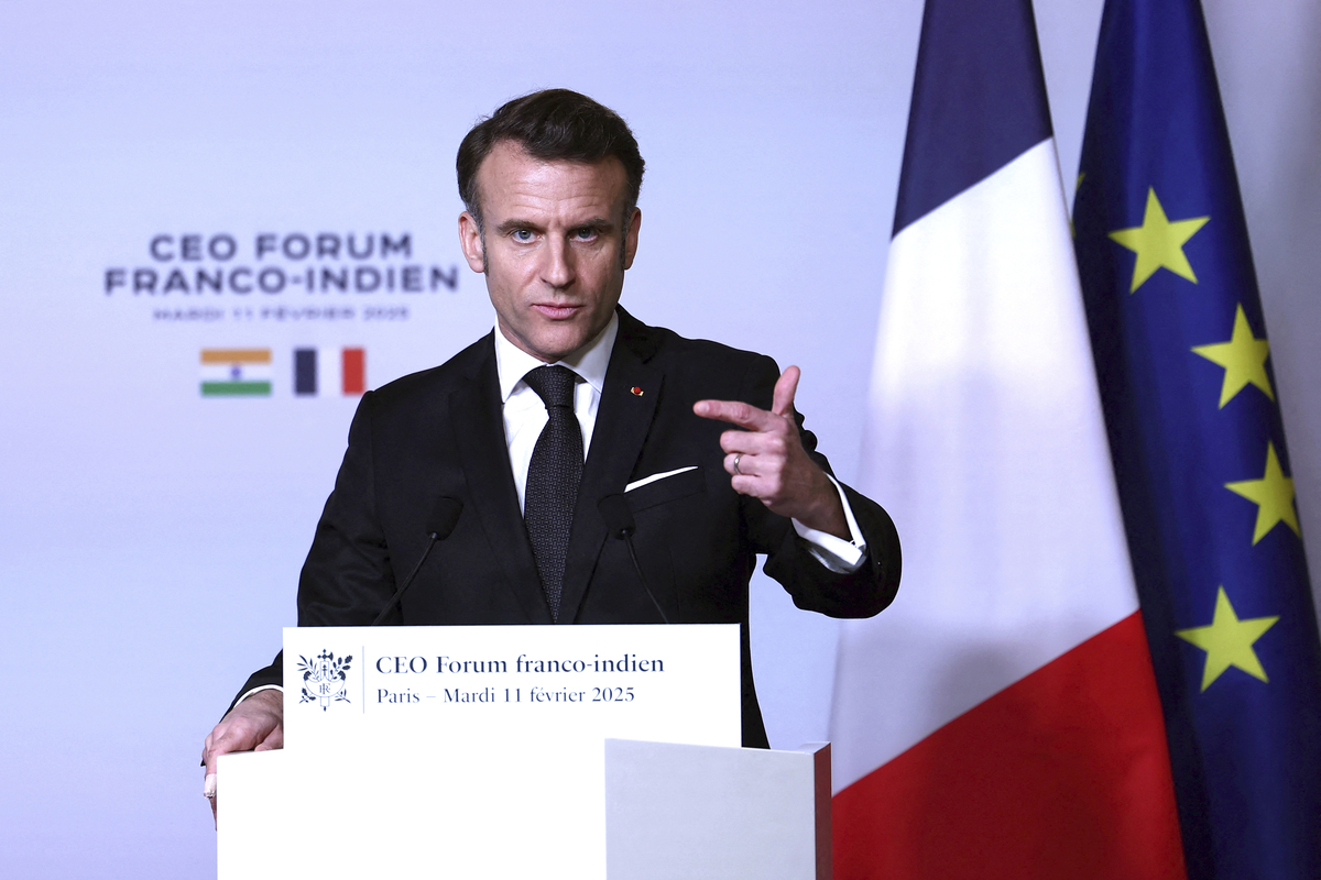 Macron: “Folle restare spettatori, la Francia ha l’ombrello nucleare”. Lavrov: “Così Parigi minaccia Mosca” Macron: “Folle restare spettatori, la Francia ha l’ombrello nucleare”. Lavrov: “Così Parigi minaccia Mosca”