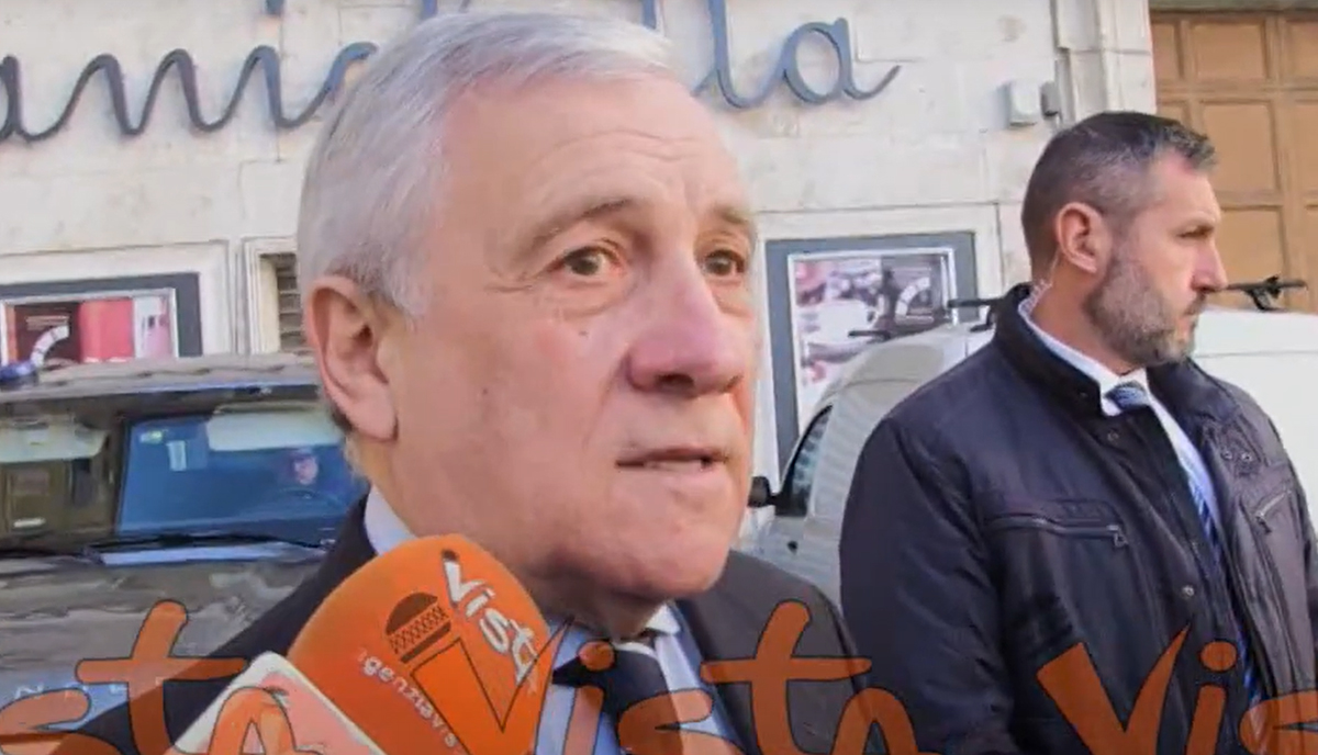 Tajani: “Esercito comune europeo? “Grande progetto di Berlusconi, non serve aggiungere altro”-VIDEO Tajani: “Esercito comune europeo? “Grande progetto di Berlusconi, non serve aggiungere altro”-VIDEO