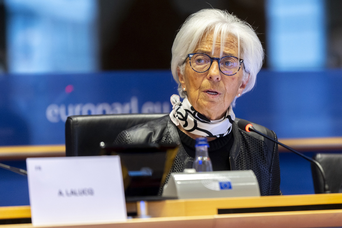 Bce taglia i tassi di interesse di 25 punti, il rebus del mutuo variabile e fisso: chi ci guadagna Bce taglia i tassi di interesse di 25 punti, il rebus del mutuo variabile e fisso: chi ci guadagna