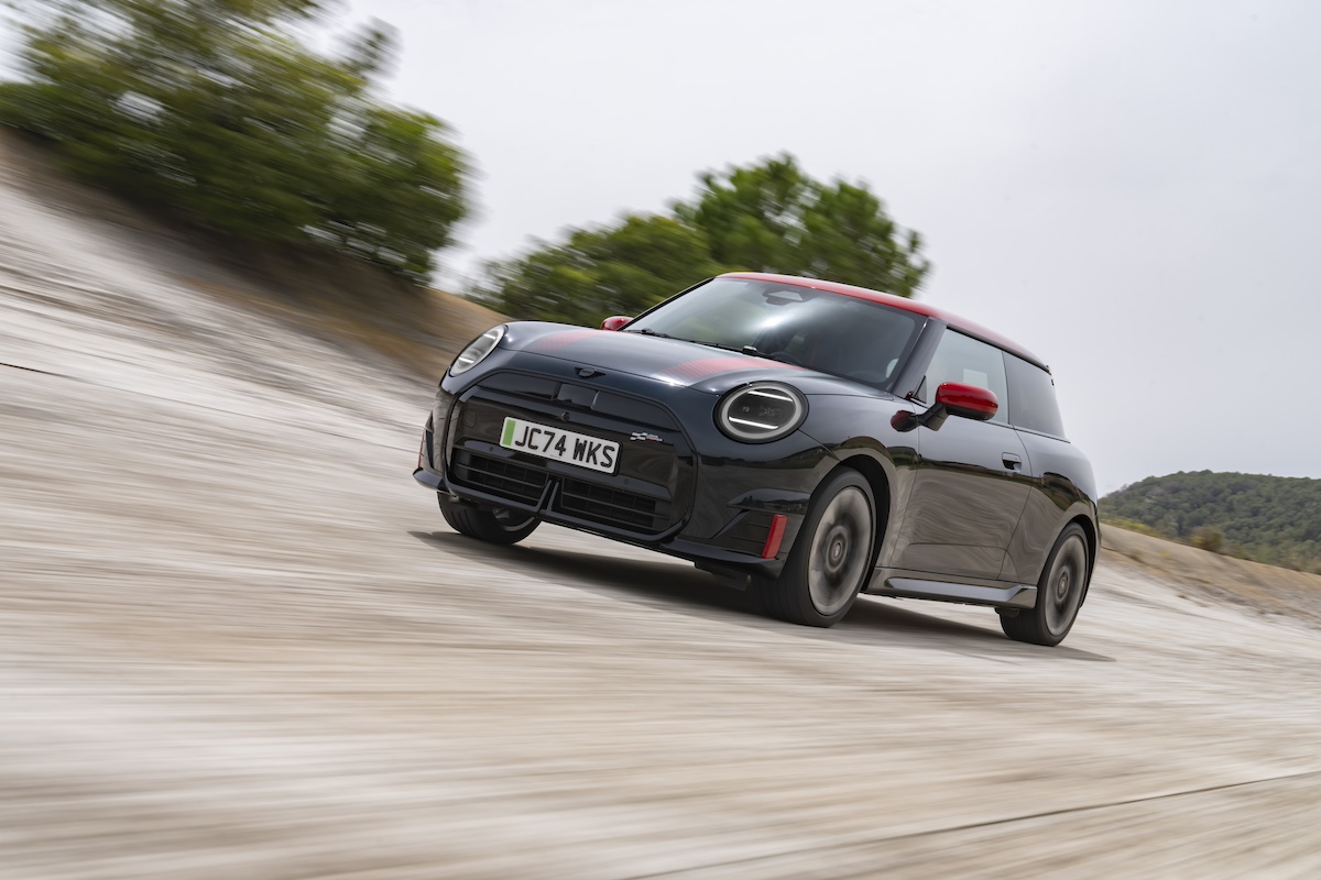 La MINI Cooper Electric raggiunge la valutazione massima nei test Euro NCAP