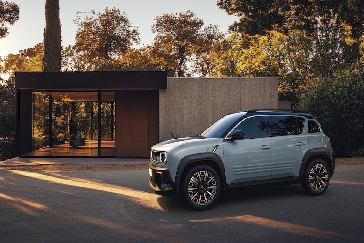 Renault 4 E-Tech Electric: la rivoluzione compatta a zero emissioni ora ordinabile in Italia