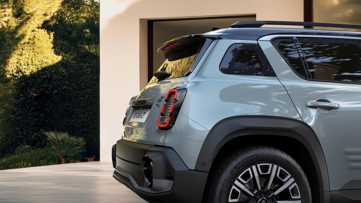 Renault 4 E-Tech Electric: la rivoluzione compatta a zero emissioni ora ordinabile in Italia