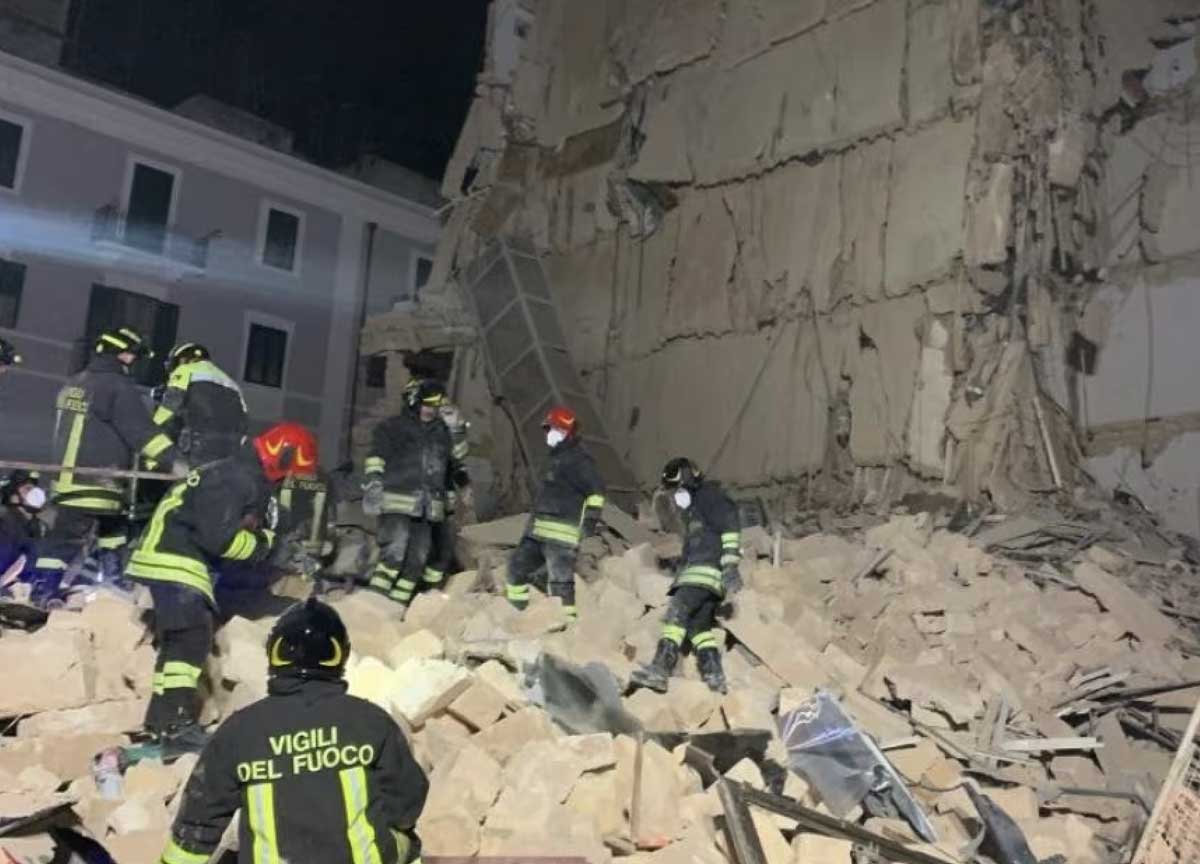 In rianimazione e con 2 costole rotte, come sta la donna salvata dalle macerie a Bari In rianimazione e con 2 costole rotte, come sta la donna salvata dalle macerie a Bari