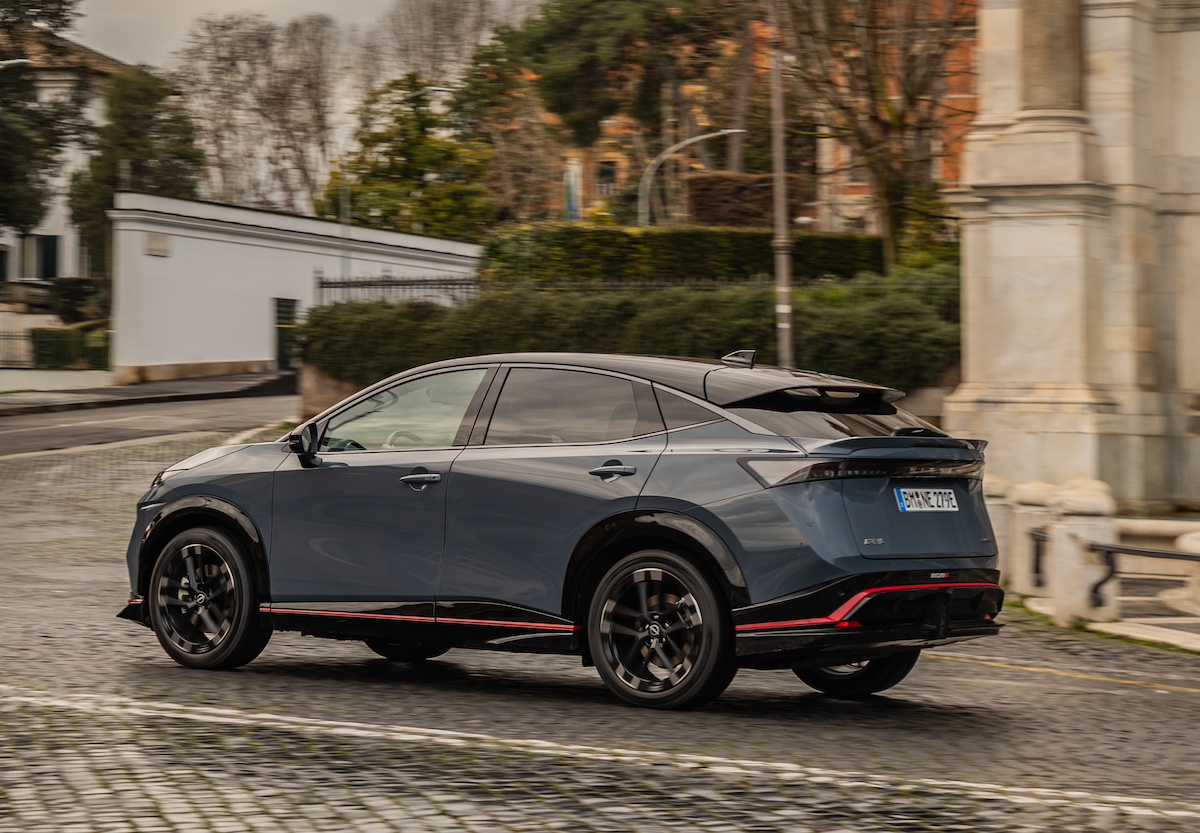 Mobilità elettrica, i giovani preferiscono gli EV: lo conferma un sondaggio di Nissan Mobilità elettrica, i giovani preferiscono gli EV: lo conferma un sondaggio di Nissan