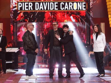 Pierdavide Carone a Verissimo, chi è il cantautore: il tumore, ‘Amici’ sino alla vittoria a ‘Ora o mai più’