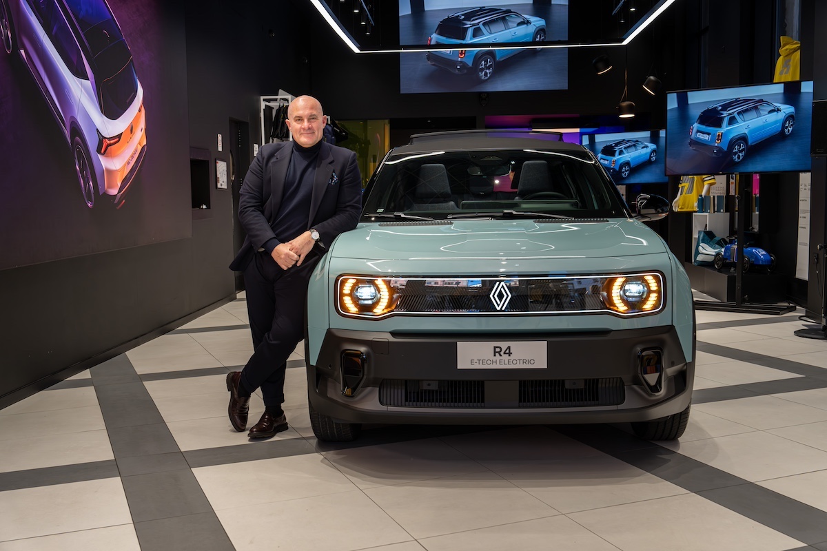 Raffaele Fusilli CEO di Renault Italia, racconta il connubio tra passato e futuro della nuova R4 Raffaele Fusilli CEO di Renault Italia, racconta il connubio tra passato e futuro della nuova R4