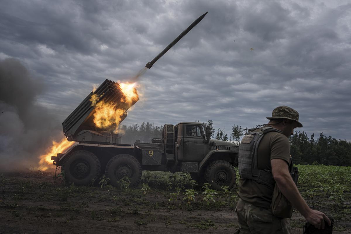 Guerra Ucraina, Trump: “Usa dovrebbero uscire dalla Nato, perché difendere l’Ue?” Guerra Ucraina, Trump: “Usa dovrebbero uscire dalla Nato, perché difendere l’Ue?”