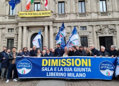 Salva Milano, sit in di Fratelli d’Italia per chiedere le dimissioni di Sala