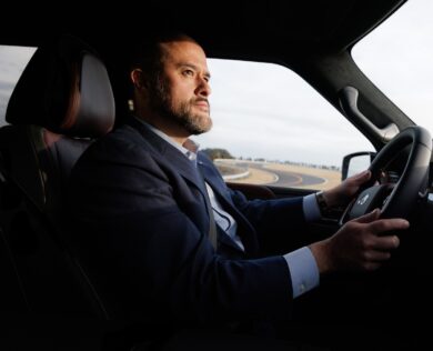 Nissan rivoluziona il vertice aziendale: Ivan Espinosa nuovo CEO, annunciato il nuovo management