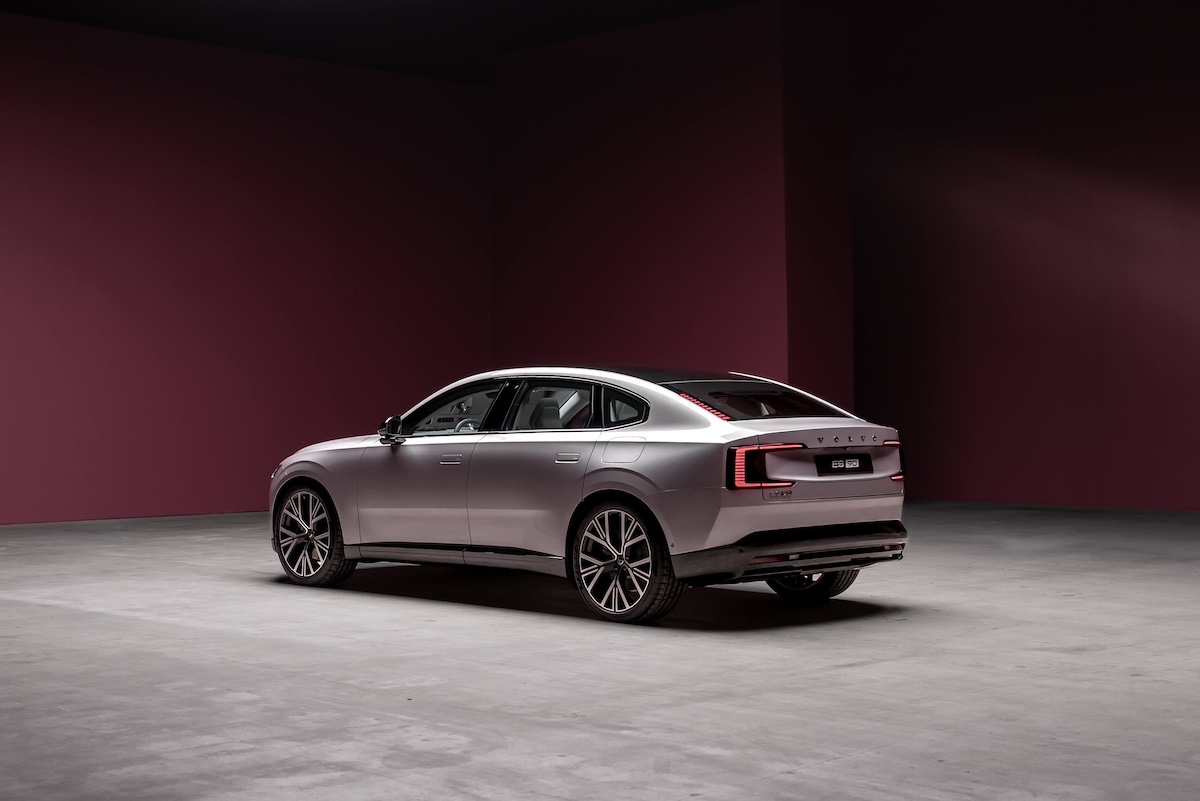 Volvo ES90: la nuova frontiera dell’elettrico tra eleganza, potenza e sicurezza