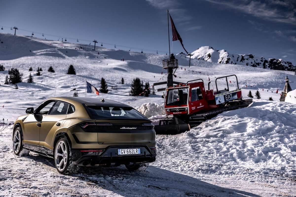 Lamborghini conquista Courchevel: viaggio tra lusso e adrenalina con Revuelto e Urus SE