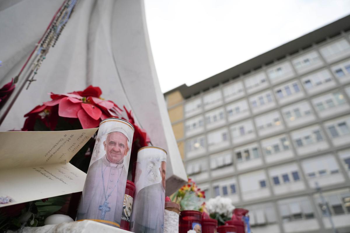 L’ultimo bollettino medico di Papa Francesco dall’ospedale Gemelli: “notte tranquilla” L’ultimo bollettino medico di Papa Francesco dall’ospedale Gemelli: “notte tranquilla”