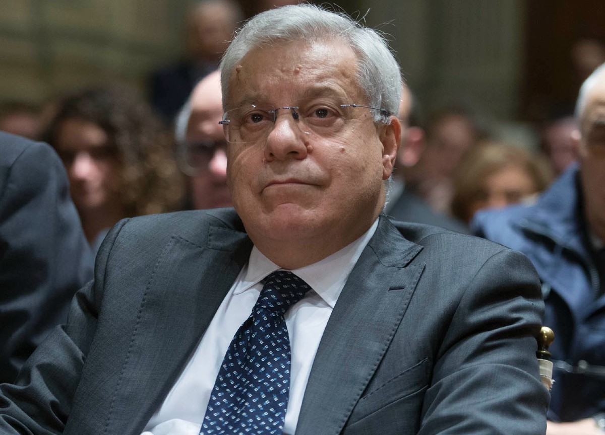 Popolare di Sondrio si blinda dall’Ops di Bper: con il nuovo piano mira a 1,5 miliardi di dividendi entro il 2027 Popolare di Sondrio si blinda dall’Ops di Bper: con il nuovo piano mira a 1,5 miliardi di dividendi entro il 2027