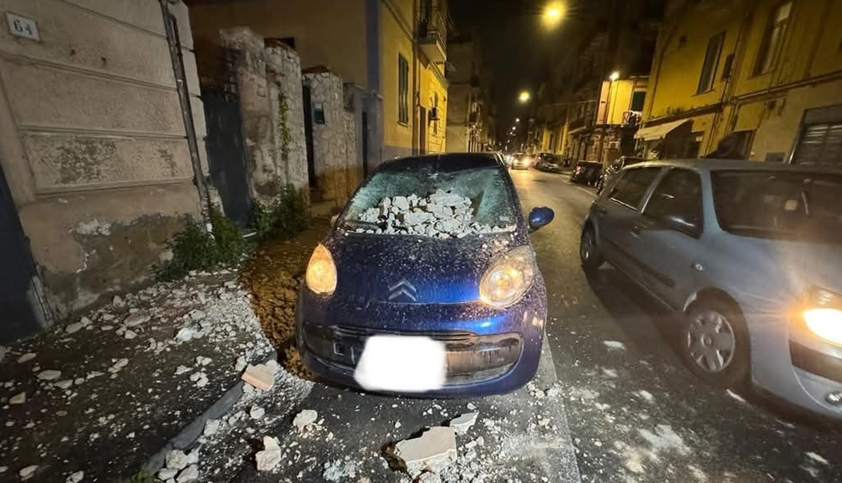 Terremoto a Napoli, le reazioni. Il sindaco di Pozzuoli: “Accelerazioni serie, mai registrate prima” Terremoto a Napoli, le reazioni. Il sindaco di Pozzuoli: “Accelerazioni serie, mai registrate prima”