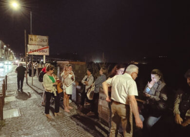 Terremoto ai Campi Flegrei a Napoli, panico in strada: “Qui è l’inferno: non ci tutela nessuno”- VIDEO