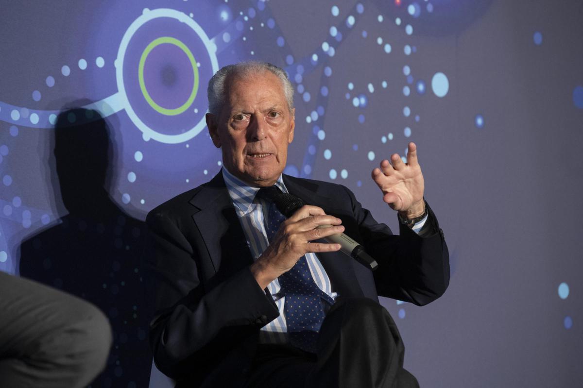 Ucraina, la ricetta di Tronchetti Provera: “Bisogna negoziare con Trump per salvare la democrazia”