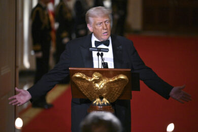 Trump: “Ue creata per trarre vantaggio dagli Usa. Vorrei non fossimo stati così stupidi”- VIDEO