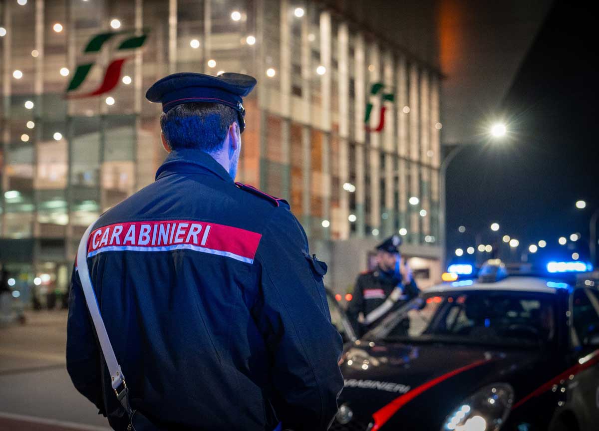 Staccò a morsi l’orecchio di un carabiniere, condannato a 5 anni Staccò a morsi l’orecchio di un carabiniere, condannato a 5 anni