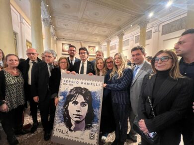 Milano, nuova targa per Ramelli al Molinari. I centro sociali contestano Valditara