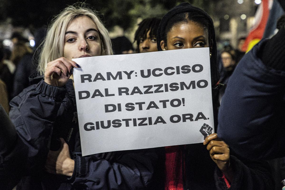 Caso Ramy, la perizia della Procura di Milano scagiona i Carabinieri ma non placa le polemiche. Il commento Caso Ramy, la perizia della Procura di Milano scagiona i Carabinieri ma non placa le polemiche. Il commento