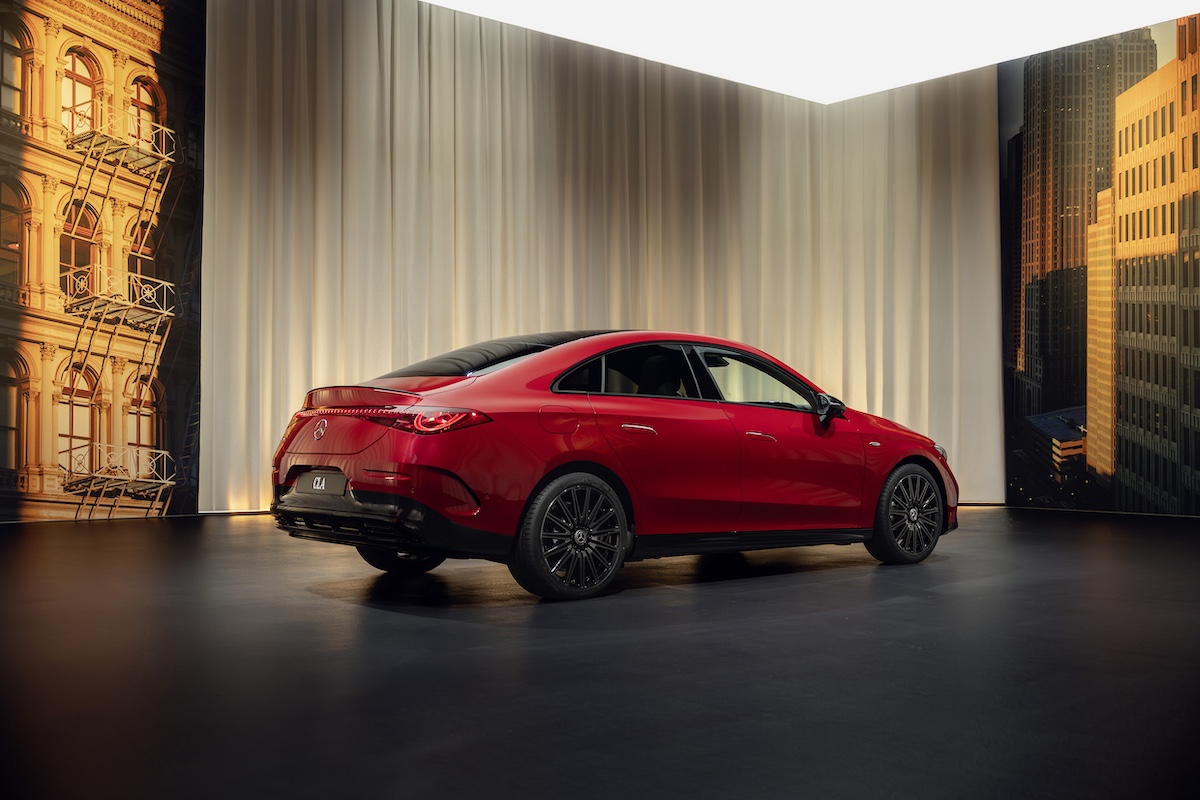 Mercedes-Benz CLA: la nuova generazione tra lusso, tecnologia e sostenibilità Mercedes-Benz CLA: la nuova generazione tra lusso, tecnologia e sostenibilità