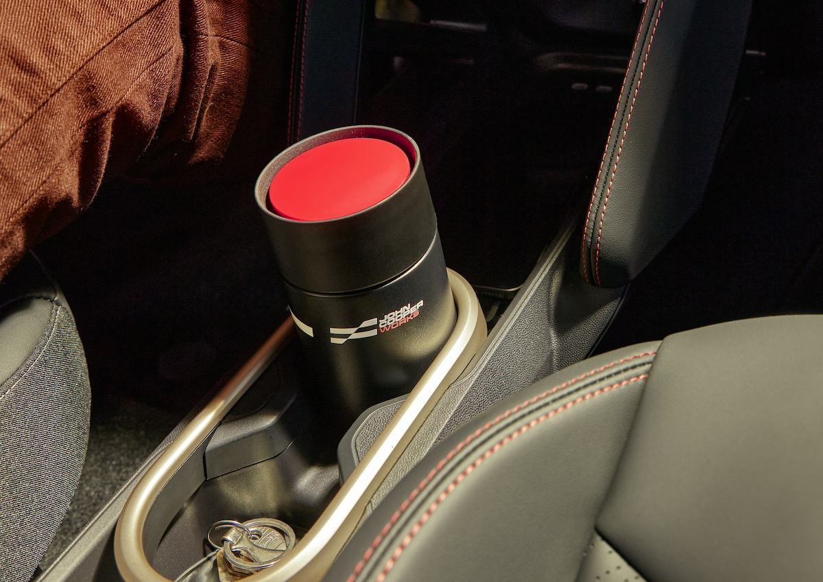 MINI lancia la nuova JCW Lifestyle Collection 2025: lo stile incontra la sportività